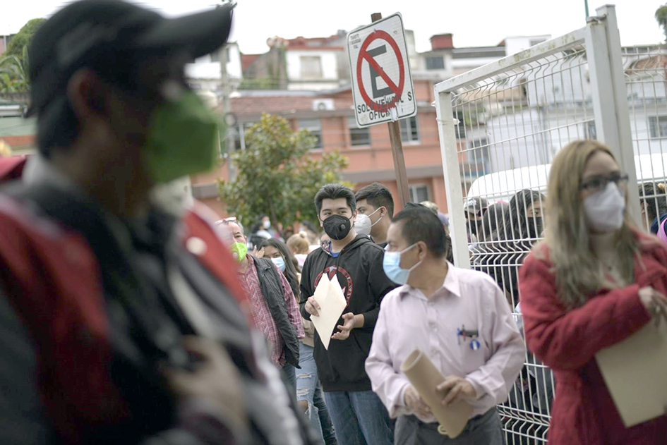 México reporta 53 muertos y 724 contagios por covid en 24 horas