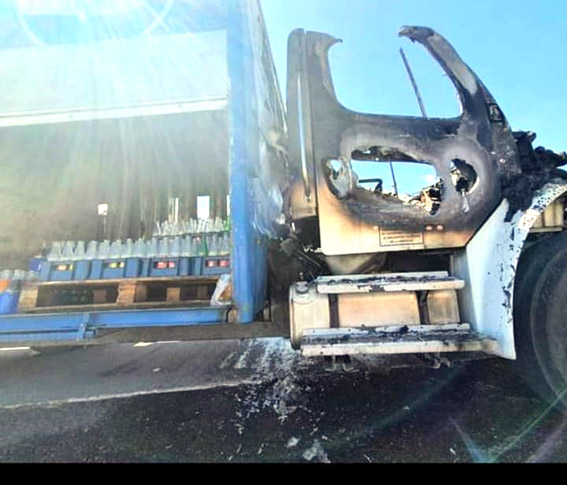 Camión de la Pepsi, se incendia