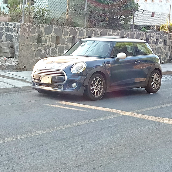 Mini cooper Abandonado