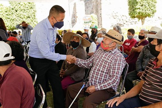 DIF de San Andrés Cholula entrega apoyo alimentario a personas adultas mayores