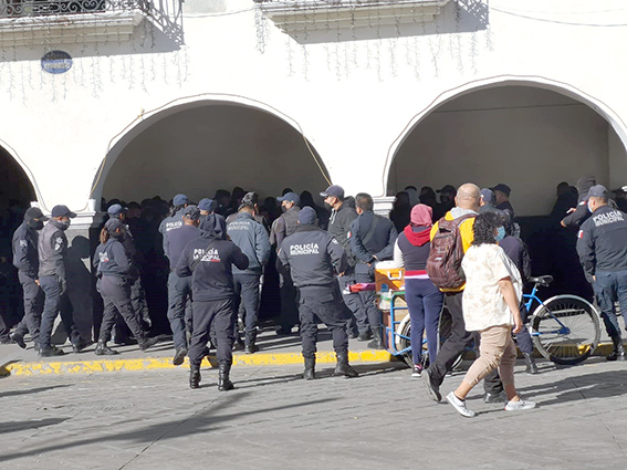 Policías alzan la voz, piden les paguen