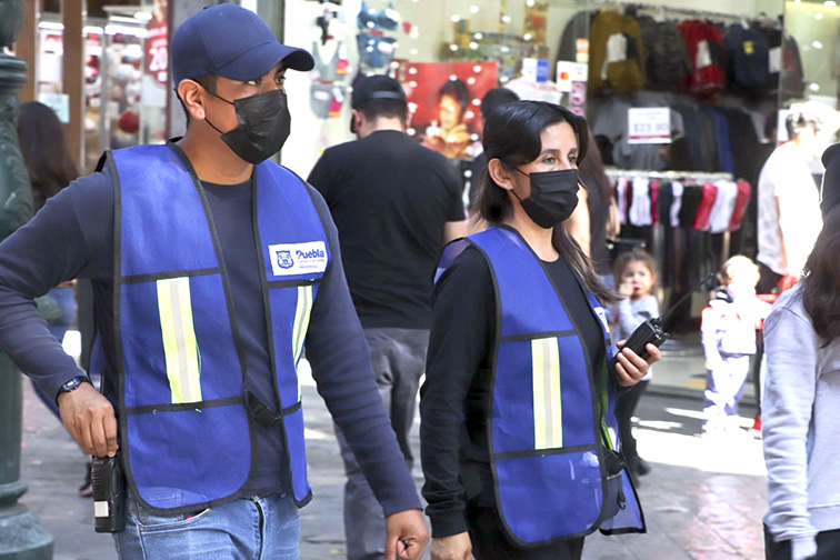Ayuntamiento de Puebla efectúa operativos de ordenamiento en vía pública