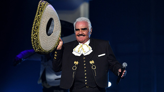 Reportan “muy cansado” a Vicente Fernández en terapia intensiva; piden oraciones por su salud