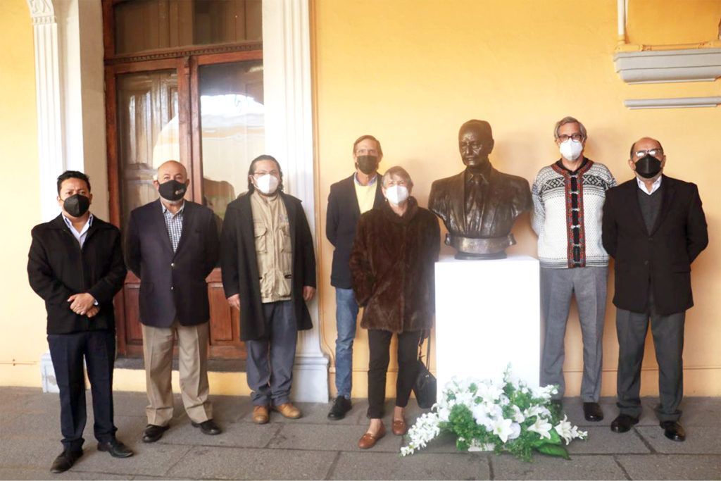 Con develación de busto, Cultura rinde homenaje al cronista Pedro Ángel Palou