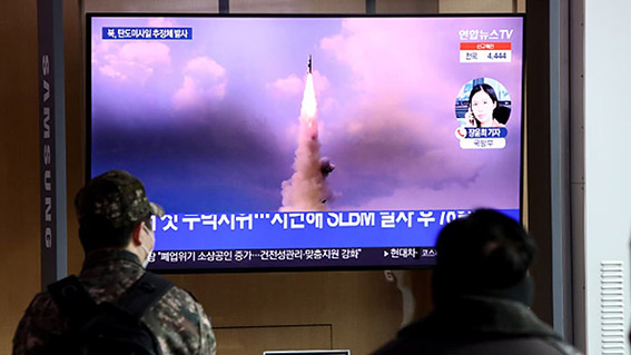 Corea del Norte confirma que lanzó dos misiles guiados desde un tren