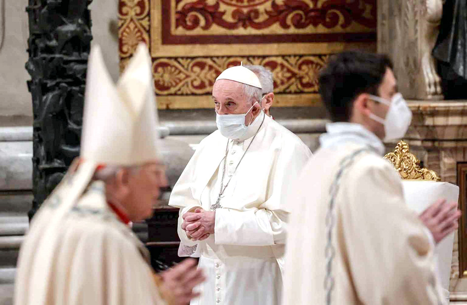 Papa anima a la responsabilidad frente al individualismo en la pandemia, en última misa de 2021