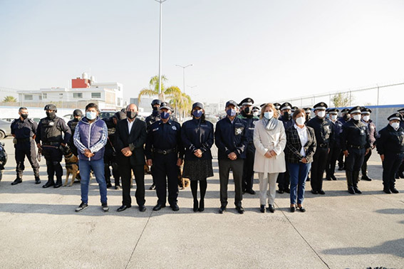 Elementos de la secretaría de SPPC reciben de Mundo Tlatehui, uniformes