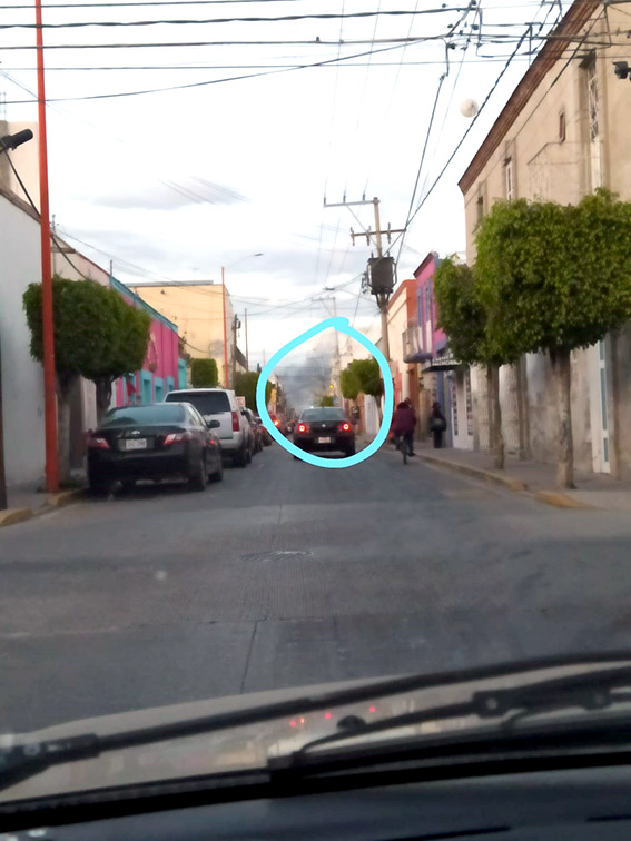 Voraz incendio en bodega con madera