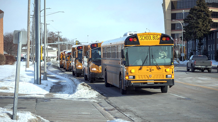 Muere un estudiante tras tiroteo en escuela de Richfield, Minnesota