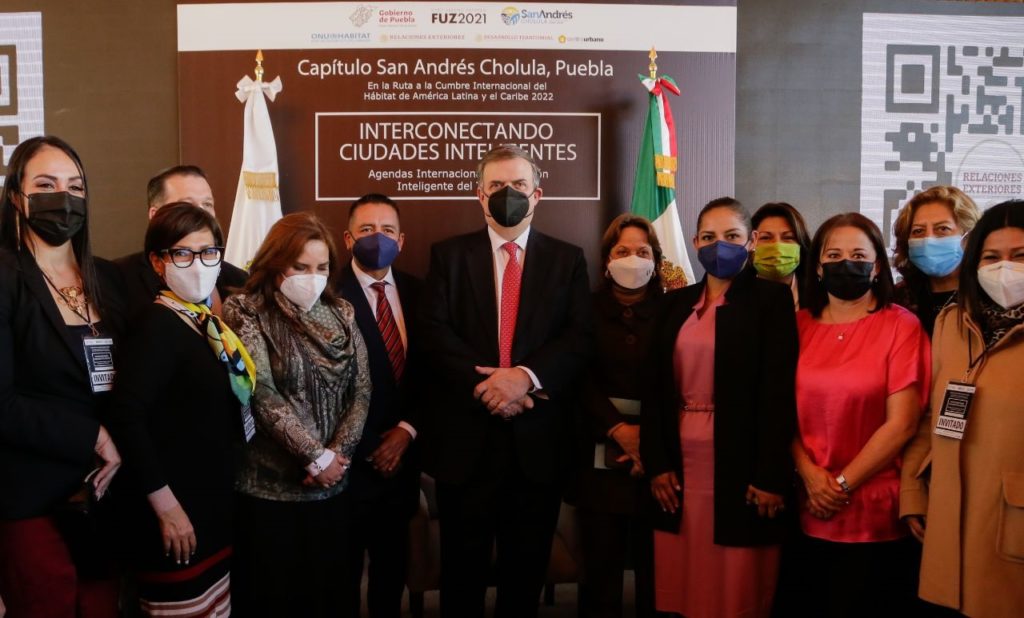 Marcelo Ebrard inaugura el foro regional