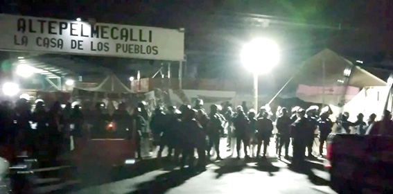 Desalojan Altepelmecalli, La Casa del Pueblo