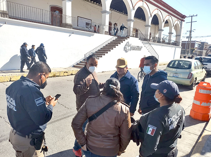 Elementos de la FGE fueron retenidos en Chiautzingo