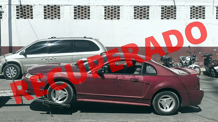 En Cocoyotla recuperan carro reportado robado