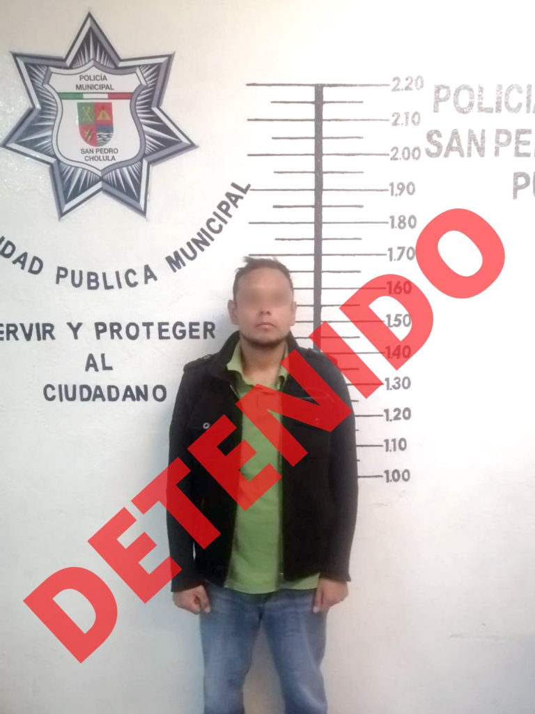 Par de presuntos narcomenudistas detenidos por municipales