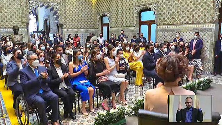 Integran a Fernanda De la Barreda, al Voluntariado del Congreso
