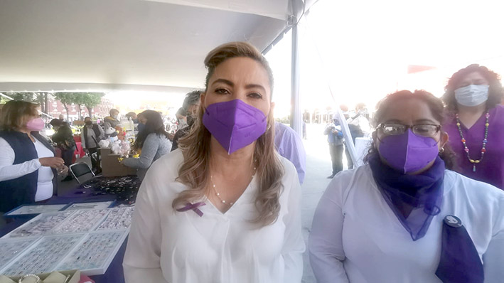 Son mujeres emprendedoras: Paola Angon
