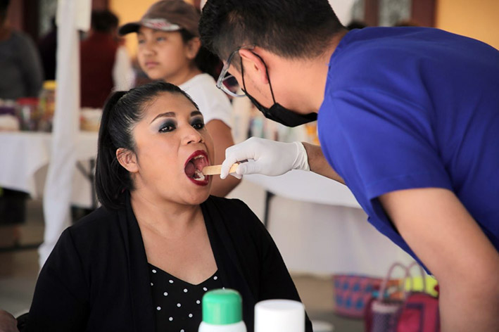 SMDIF conmemora el día de la mujer con jornada de salud