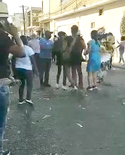 Carnavalero muere baleado en Xalmimilulco