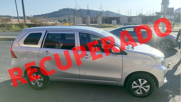 Manejaba vehículo robado, quedó detenido