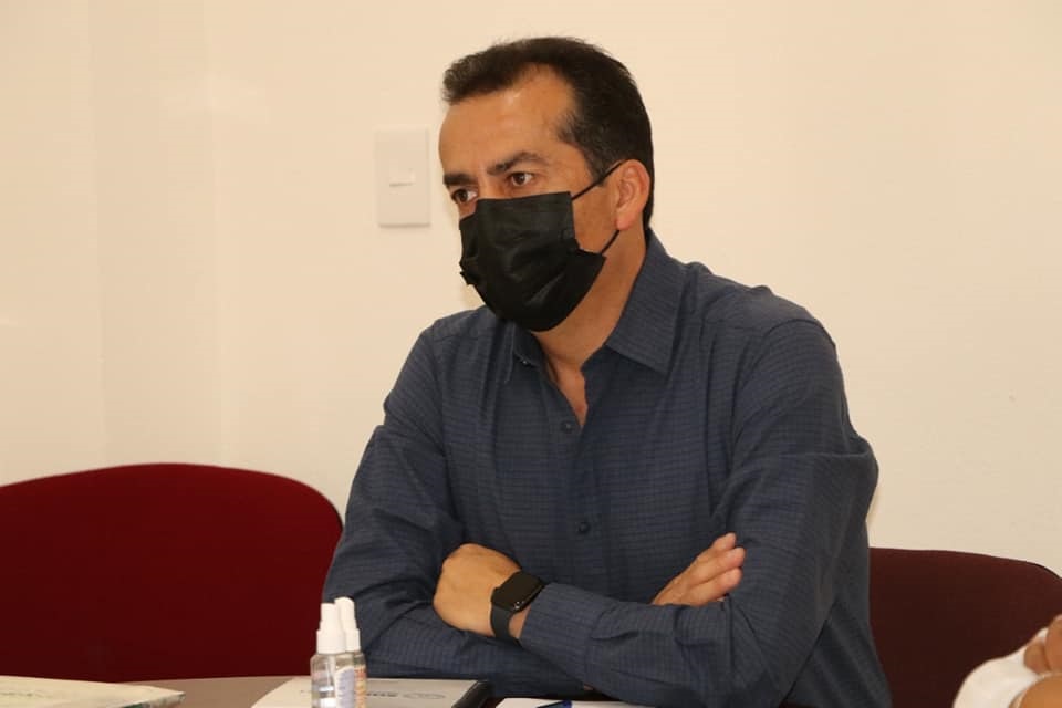 Vecinos de Saint Germain, toman acuerdos con Luis Carpinteyro