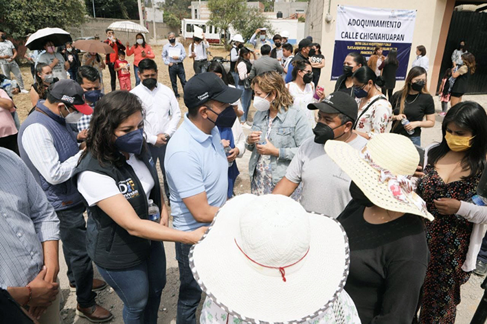 Banderazo de inicia de obra en Acatepec