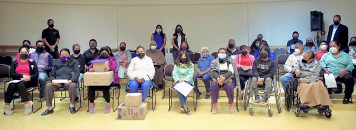 DIF entregó apoyos para gastos médicos a personas en situación vulnerable