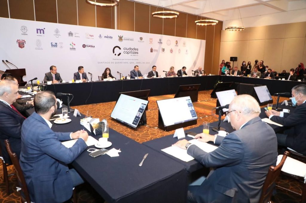 Participa Eduardo Rivera Pérez en primera plenaria de asociación de ciudades capitales
