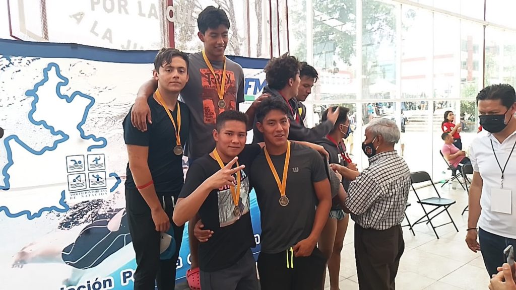 Emiliano Timal Carranza, nadador campeón en estatal