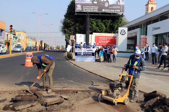 Jornada de bacheo en cabecera y Manantiales