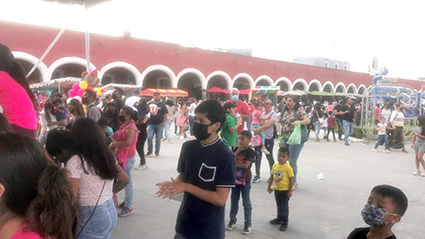 Miles de pequeños festejados por el DIF