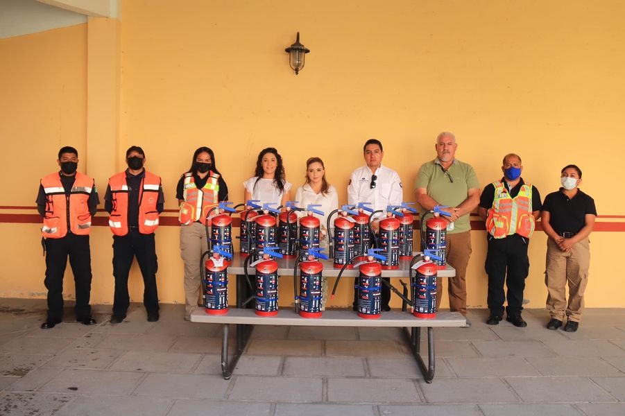 Protección civil recibe 15 extintores