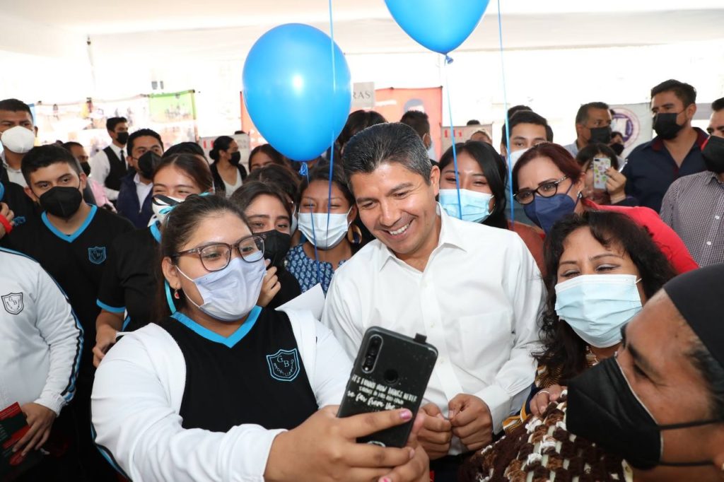 Eduardo Rivera Pérez, rectores y líderes sindicales inauguran la expo universidades 2022
