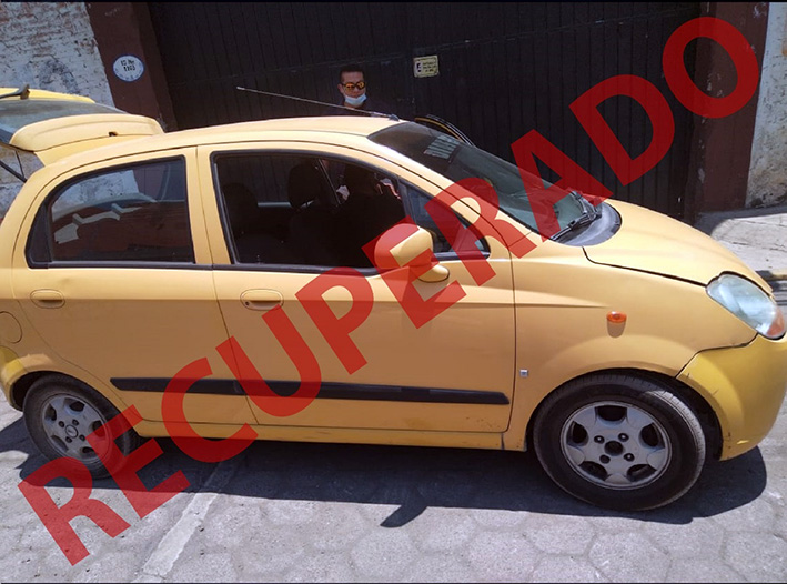 Manejaba carro robado, fue detenido