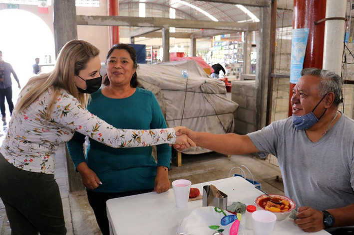Fortalece Paola Angon vigilancia del mercado Xixitla