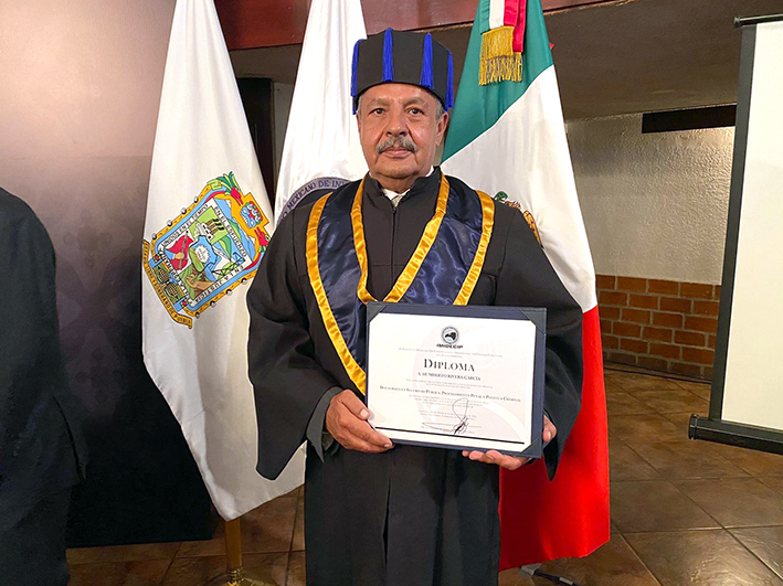 Secretario de SPPC se gradúa con doctorado en Seguridad Pública