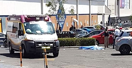 Sexagenario muere en plaza San Diego