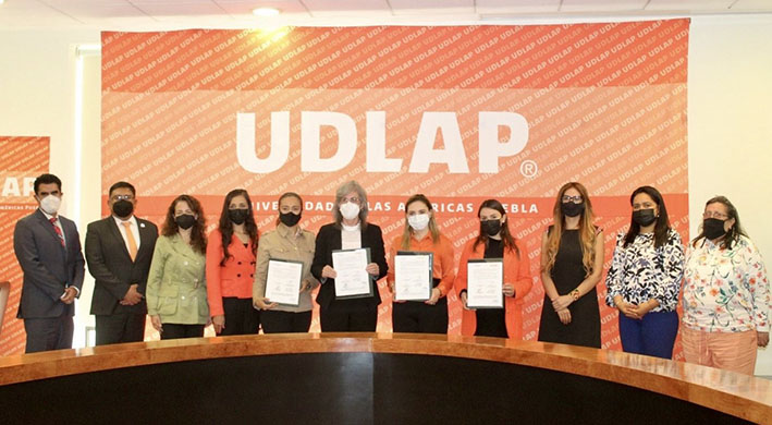 Logra Paola Angon Becas con la UDLAP