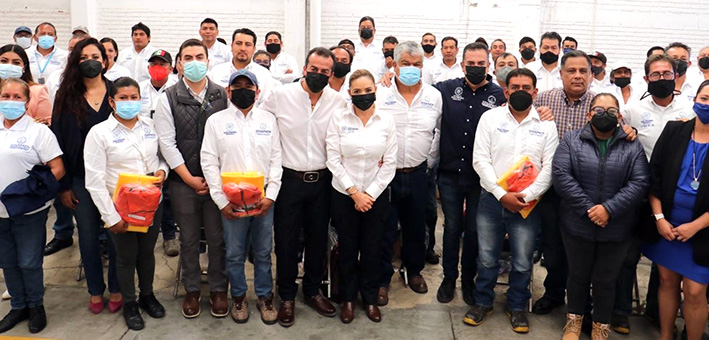 Personal del SOSAPACH recibe uniformes