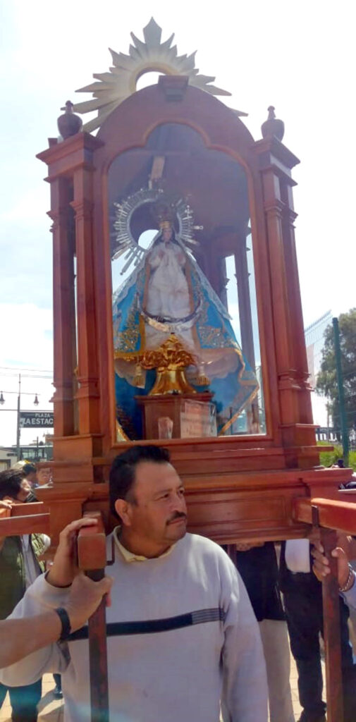 De fiesta San Andrés, recibieron a la virgen de los Remedios