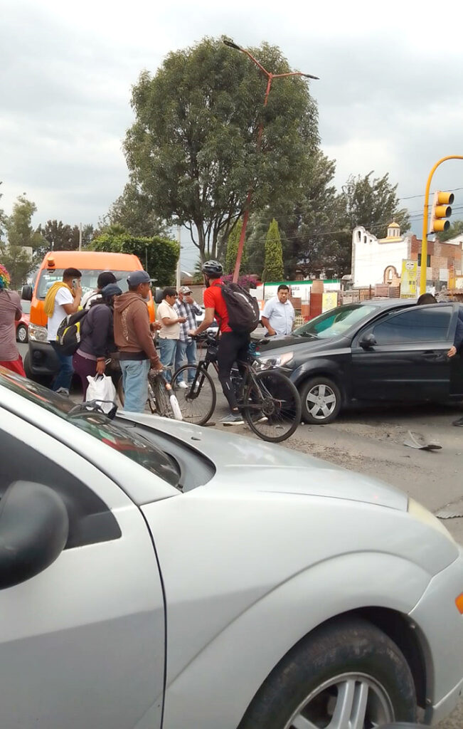 Choque 7 Norte y 12 Poniente, daños materiales