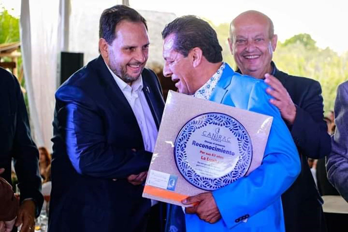 Comida de 50 aniversario de la CANIRAC Puebla, 50 aniversario de Áfricam Safari y clausura asamblea nacional CANIRAC puebla