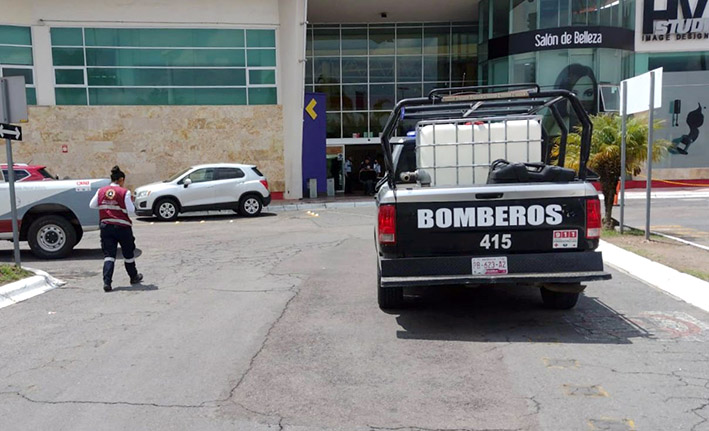 Olor a gas, genera movilización en Palmas Plaza