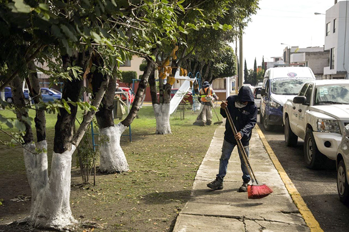 Realizan servicios municipales en el fraccionamiento Atlixcáyotl 2000-1