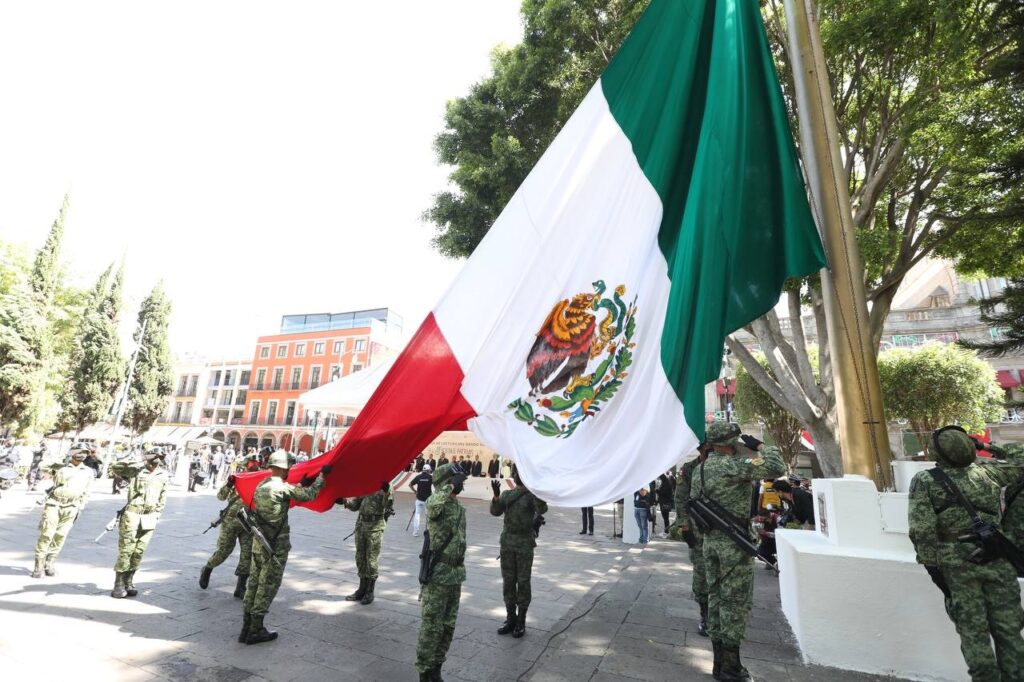Miguel Barbosa y Eduardo Rivera encabezan el inicio de las celebraciones conmemorativas por el 212 aniversario de la independencia