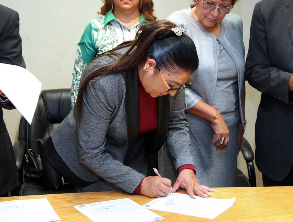 Realiza SEP nombramiento de nueva directora general del BINE