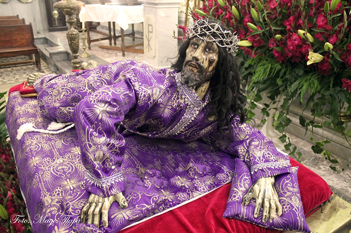 Bajada del Señor del Desmayo al barrio de Santiago Mixquitla