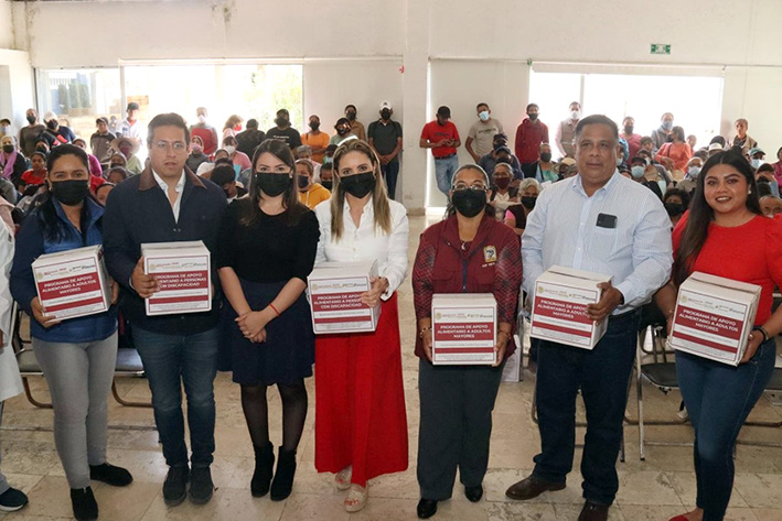 Con entrega de apoyos y MercaDIF, la alimentación de los cholultecas se fortalece: Paola Angon