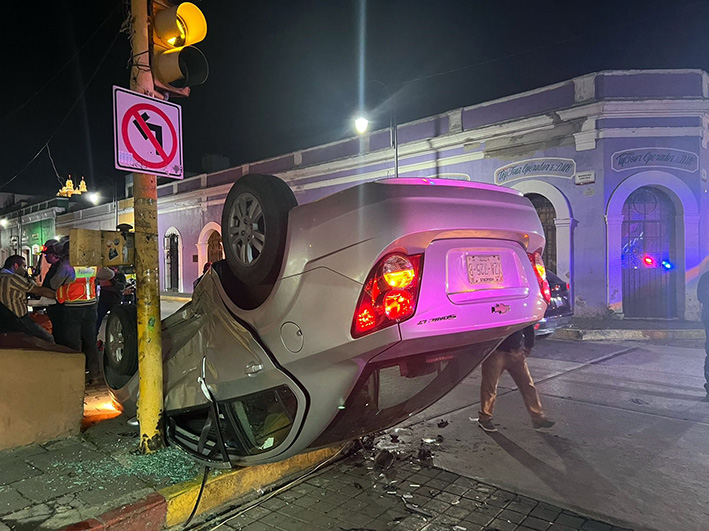 Alcoholizado provoca aparatoso choque