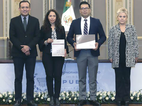 Entregó gobierno de Puebla Cuarto Informe de Labores al Congreso Estatal