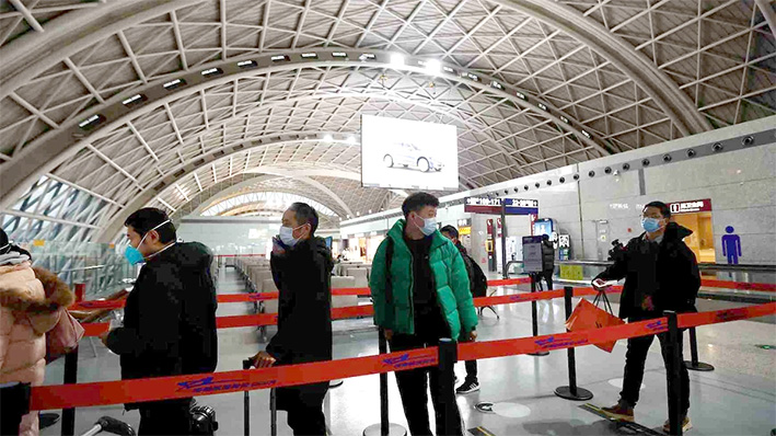 Europa impone restricciones por covid-19 a viajeros chinos